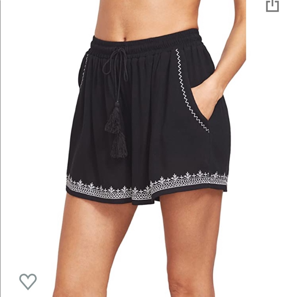 NWT High-waisted Elastic, Comfortable Black Shorts